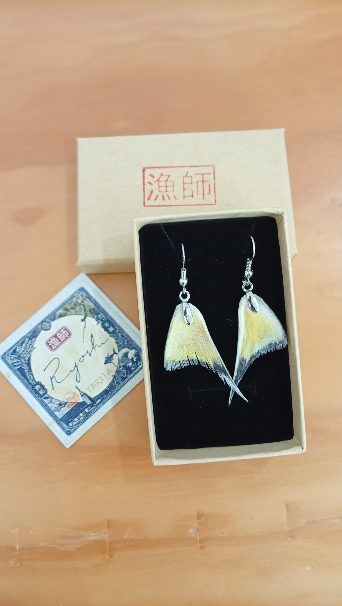 Ryoshi pendientes alitas