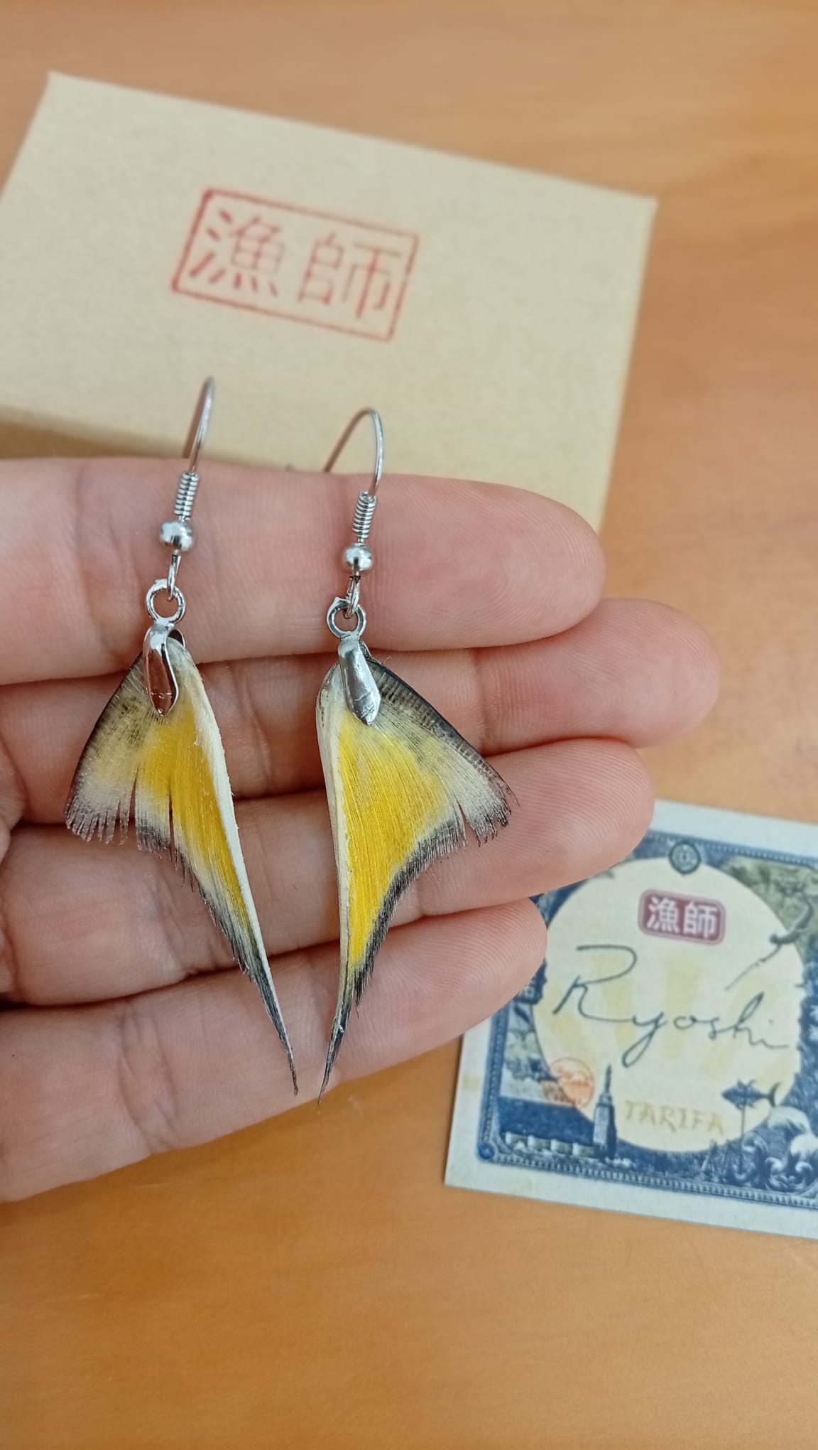 Ryoshi pendientes alitas